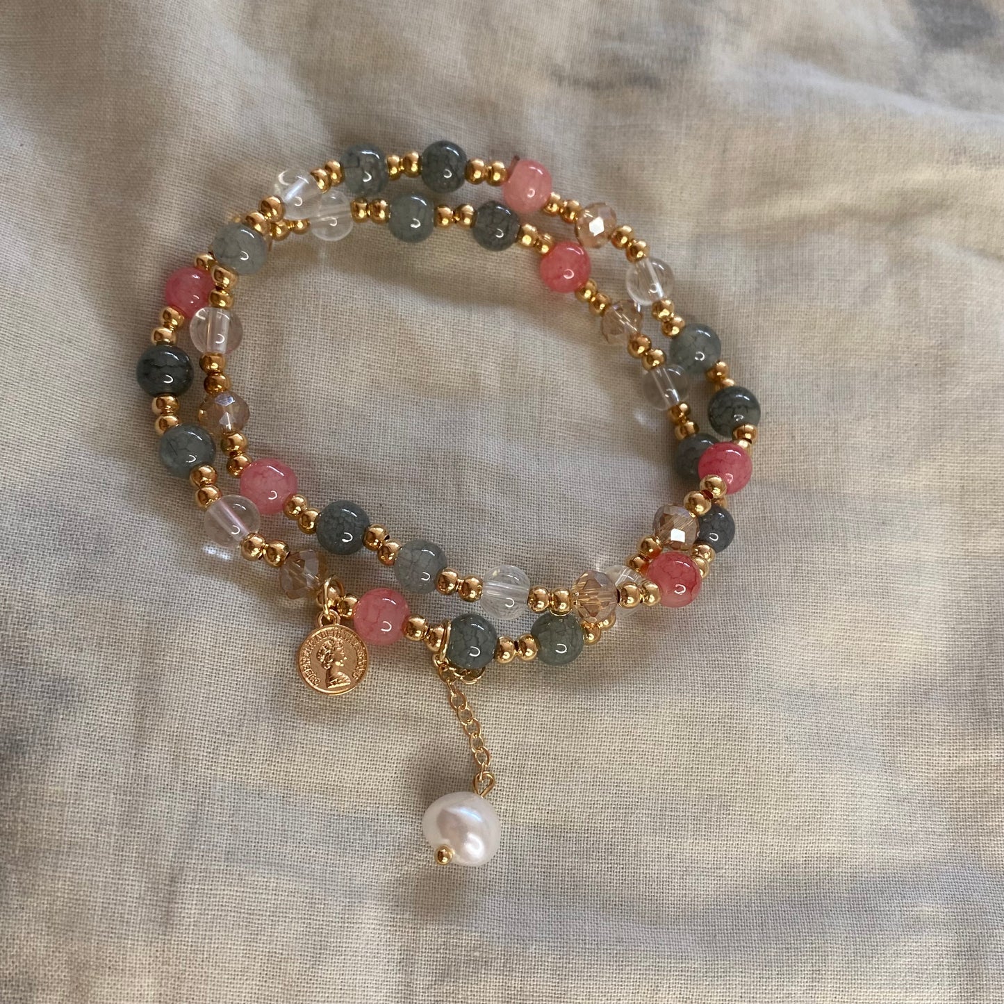 Goldenes Perlenarmband - Glanz und Glamour | Vers&Stein