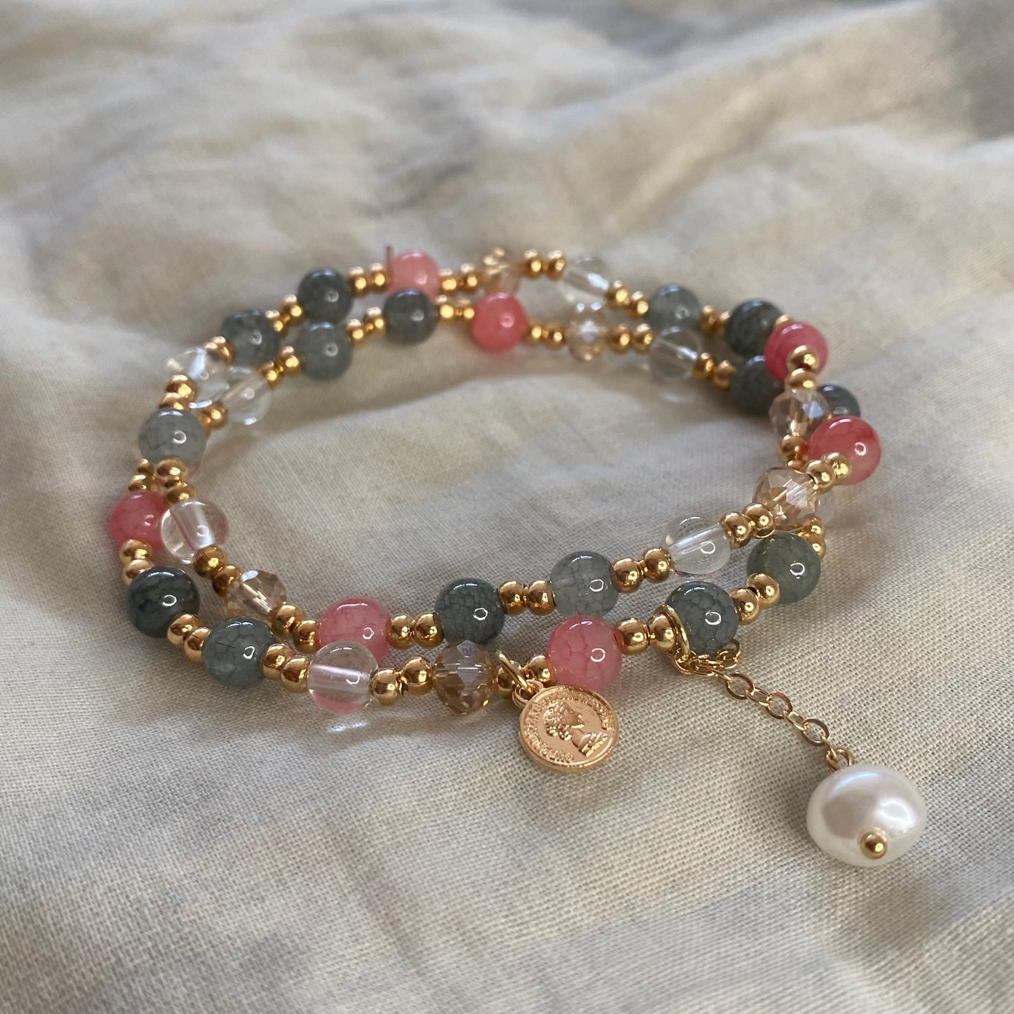 Goldenes Perlenarmband - Glanz und Glamour | Vers&Stein